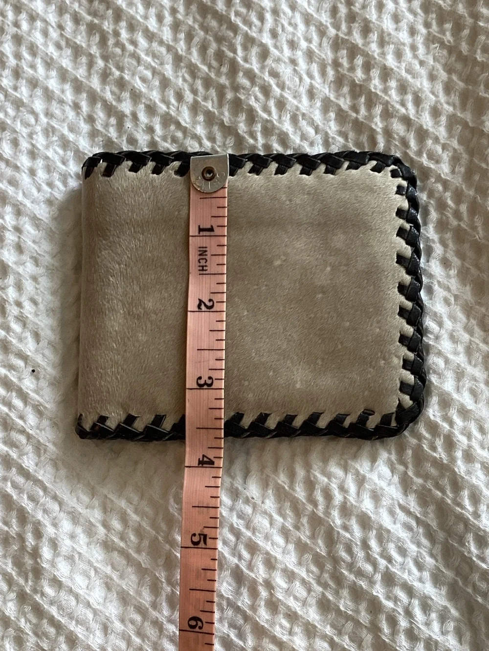 Men's Beige Bifold Wallet with Black Trim‎